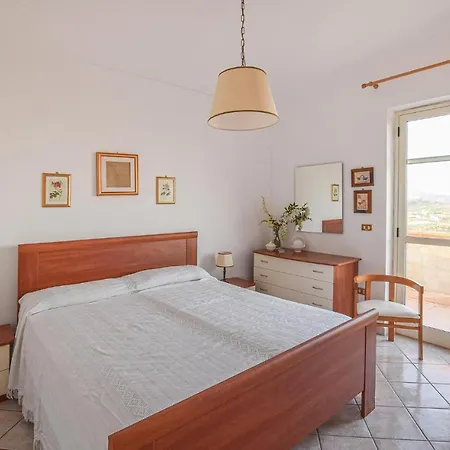Beautiful In With 2 Bedrooms And Wifi *