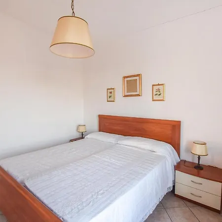 Beautiful In With 2 Bedrooms And Wifi